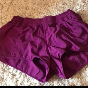 Lululemon Hotty Hot Short II 2.5"